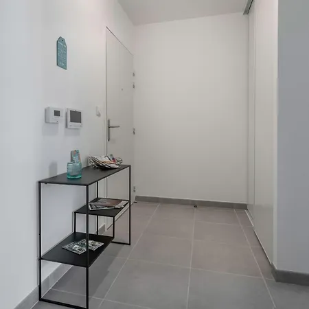 Apartment Rez-de-terrasse Pour 6 Proche Centre De *