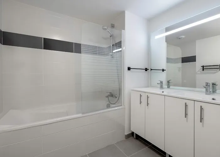 Rez-de-terrasse Pour 6 Proche Centre De بورنيك